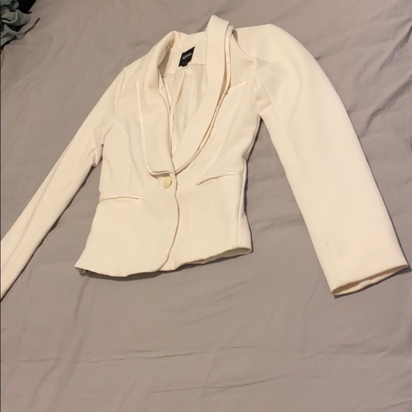 White blazer with collar - Picture 3 of 3